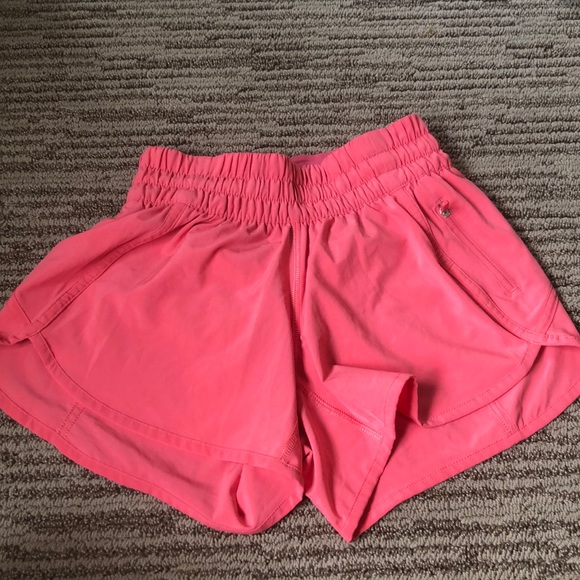 lululemon athletica Pants - Pink lululemon tracker shorts! Size 4